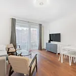 The Dante - Family With Free Parking Apartment Prague