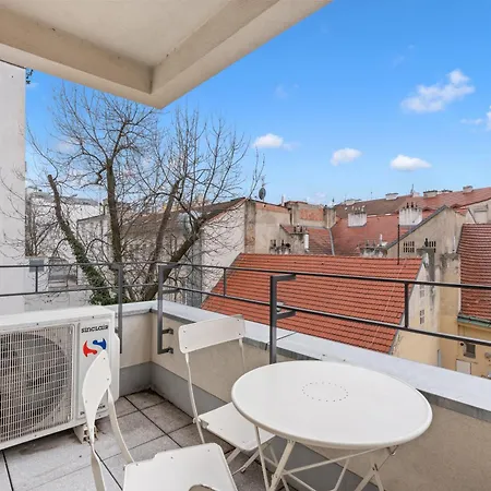 The Dante - Family With Free Parking Apartamento Praga
