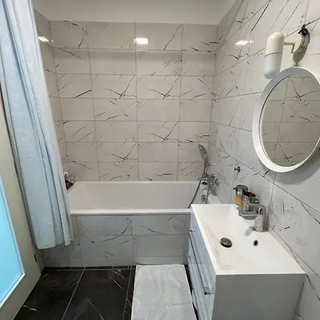 The Dante - Family With Free Parking Apartamento
