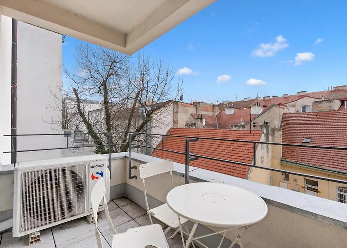 The Dante - Family With Free Parking Appartement Praag